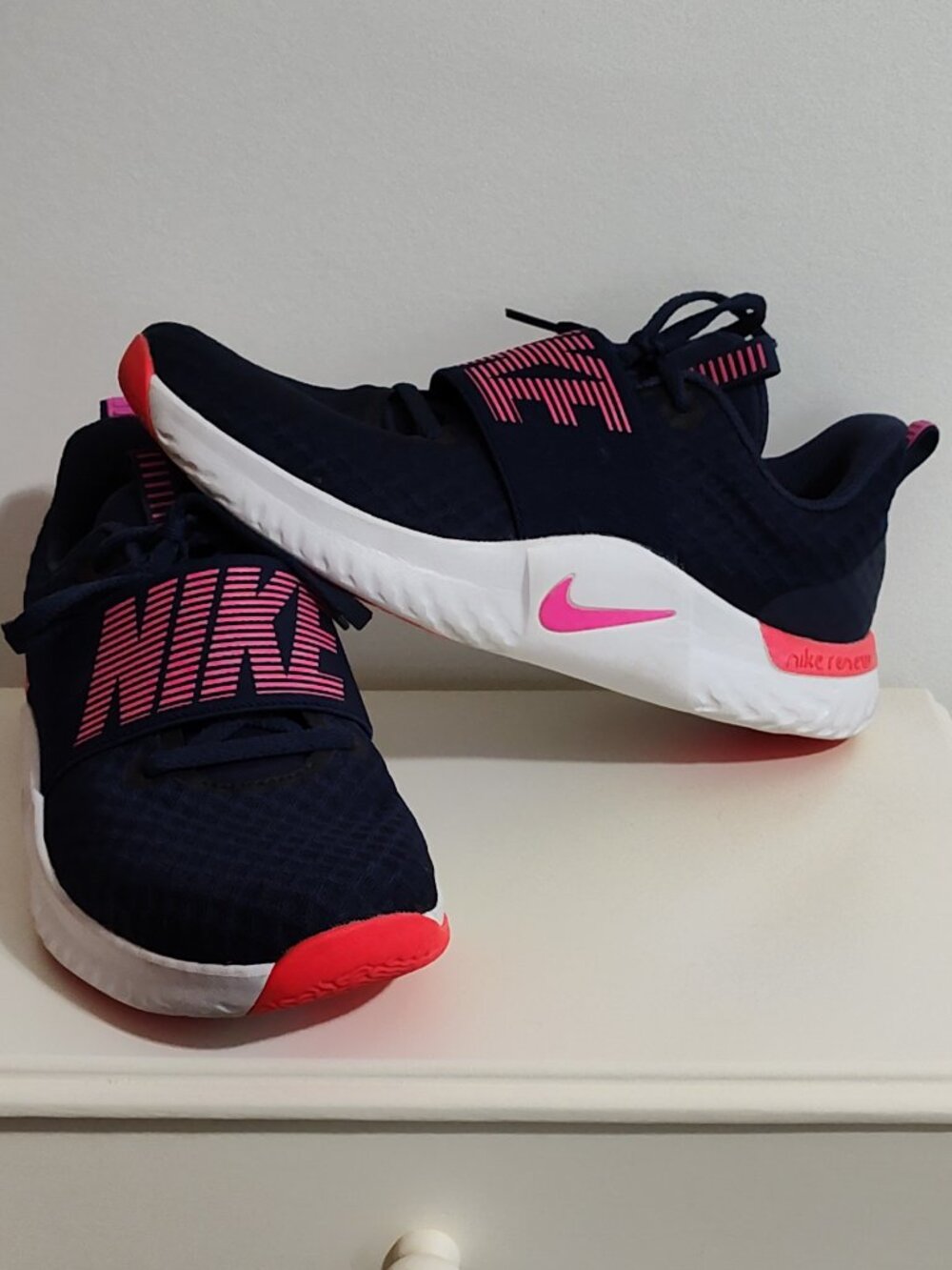 Nike Renew In-Season TR 9 training sneakers, Excellent used condition, size 8